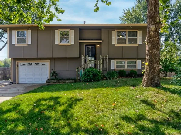 1113 W 3rd Cir, Edgerton, KS 66021