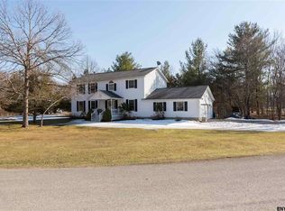 4 Lisa Ct, Red Hook, NY 12571