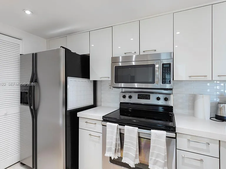 650 West Ave #906 — Photo 10