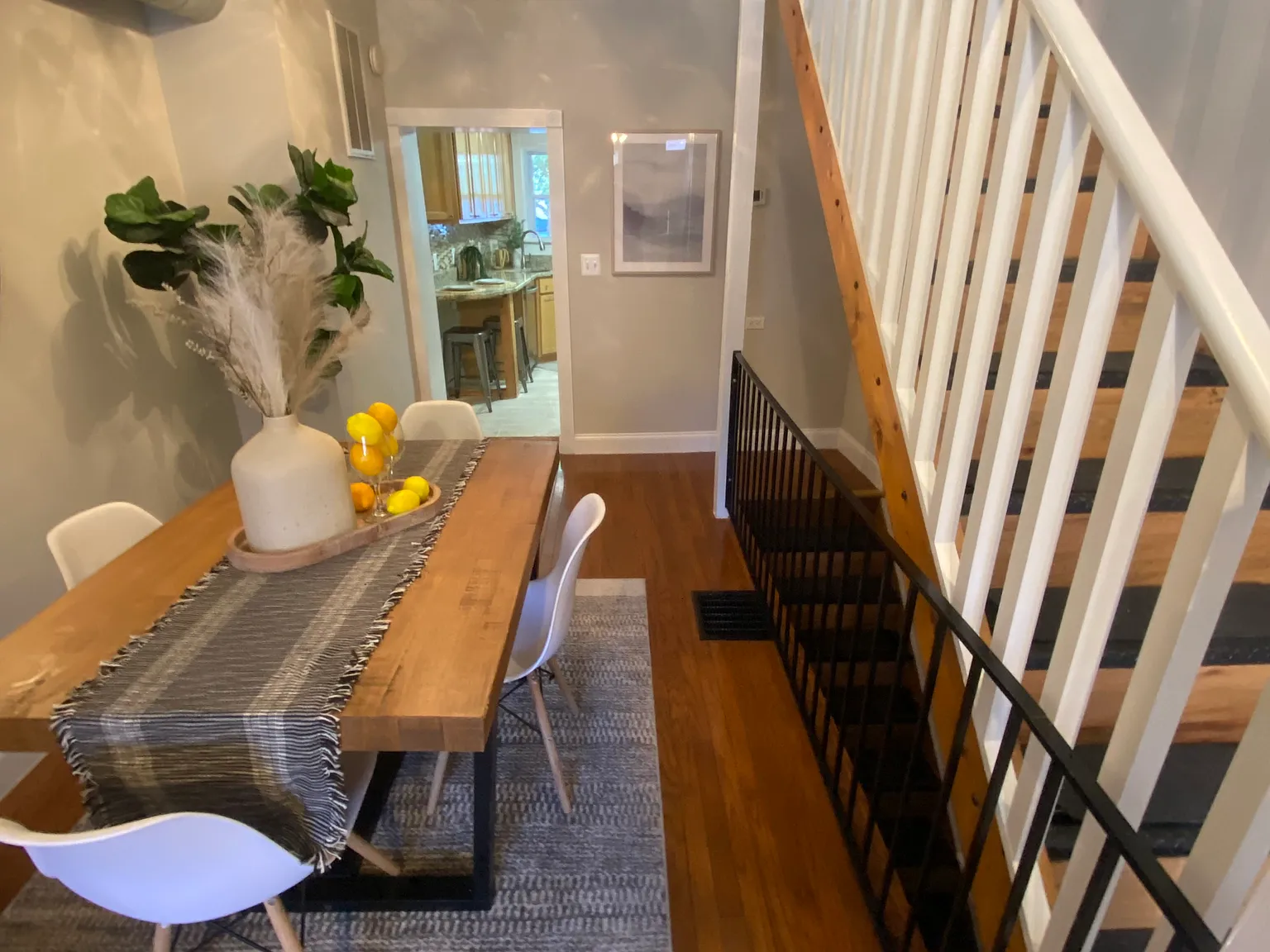 1 bed, 1088 sqft, $2,350 — Photo 3