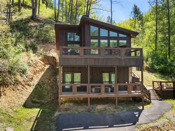 1613 Mitchell Farm Rd, Sevierville, TN 37876