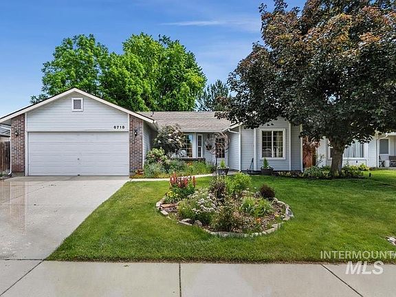 2nd image of 6718 N Amesbury Way