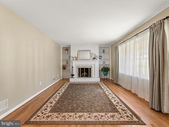 5th image of 606 Shipley Rd