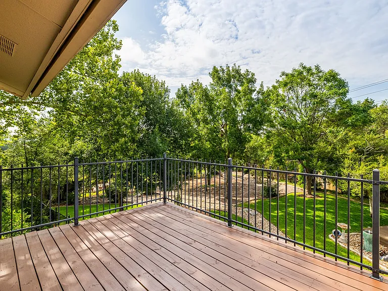 9900 Winding Oak Cir — Photo 24
