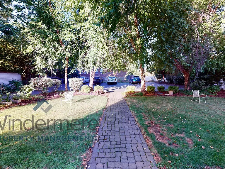 336 S Palouse St — Photo 10