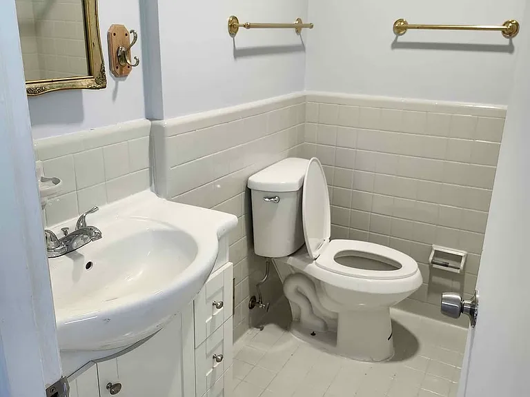 1944 Goldsmith Ln #3 — Photo 2