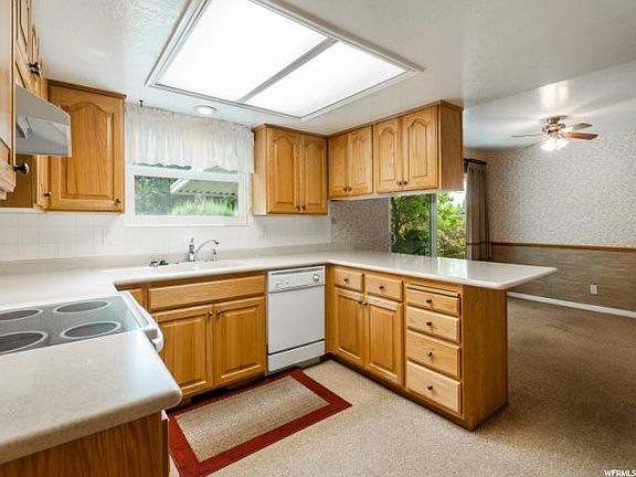 5th image of 1422 E Vintry Ln