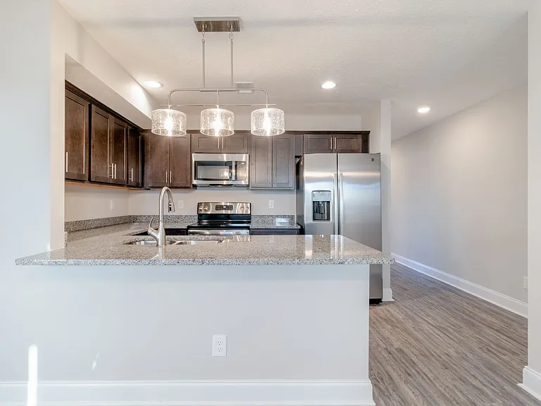 1000 Henry Place Blvd #101 — Photo 7
