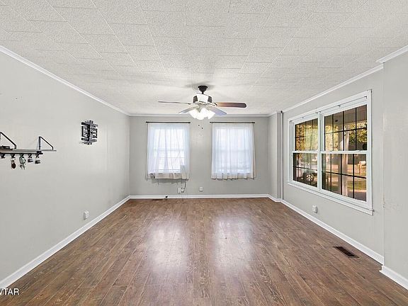 4th image of 2044 Carroll St