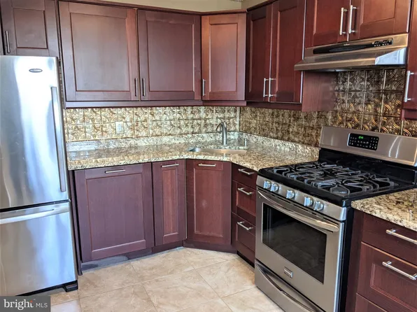 1030 E Lancaster Ave APT 220, Bryn Mawr, PA 19010