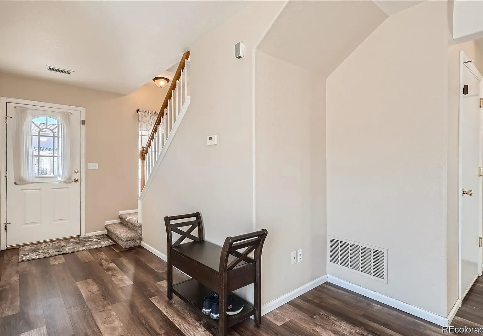 3 bed, 3.0 bath, 1413 sqft, $2,990 — Photo 3