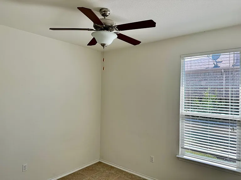 413 Hunters Hill Dr — Photo 24