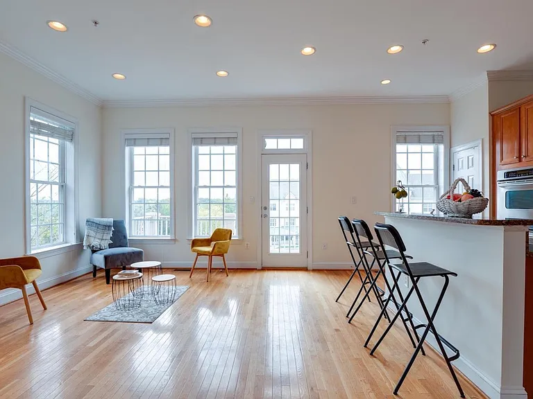 3510 Goddard Way — Photo 10