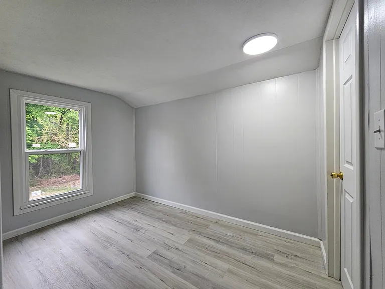 117 N Grant St — Photo 11