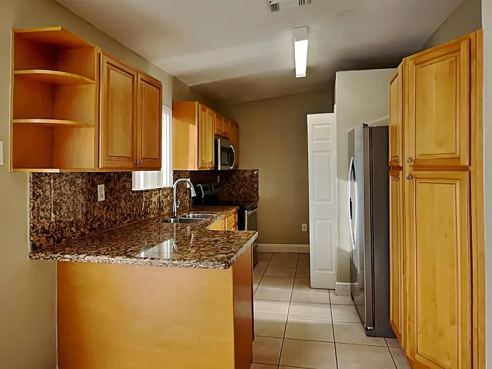 3 bed, 1945 sqft, $2,300 — Photo 2