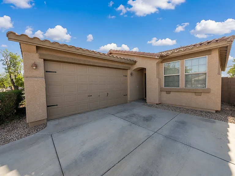 1036 S 177th Dr — Photo 3