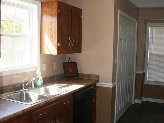 4th image of 2644 Elkmont Dr