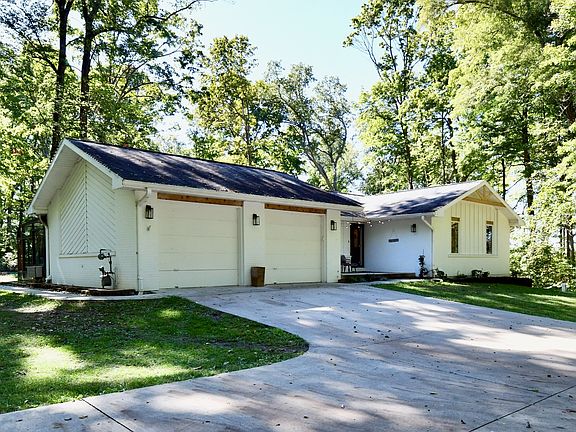 4th image of 7153 S Private Road Royal Springs Dr