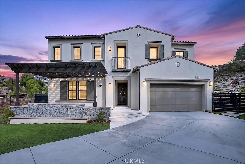 5 bed, 5.5 bath, 5483 sqft, $13,500 — Photo 1