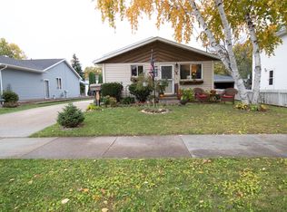 1013 Adams Ave, Oshkosh, WI 54902