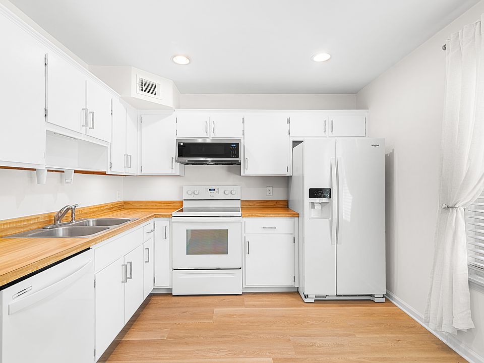 1st image of 3380 Donzi Way W