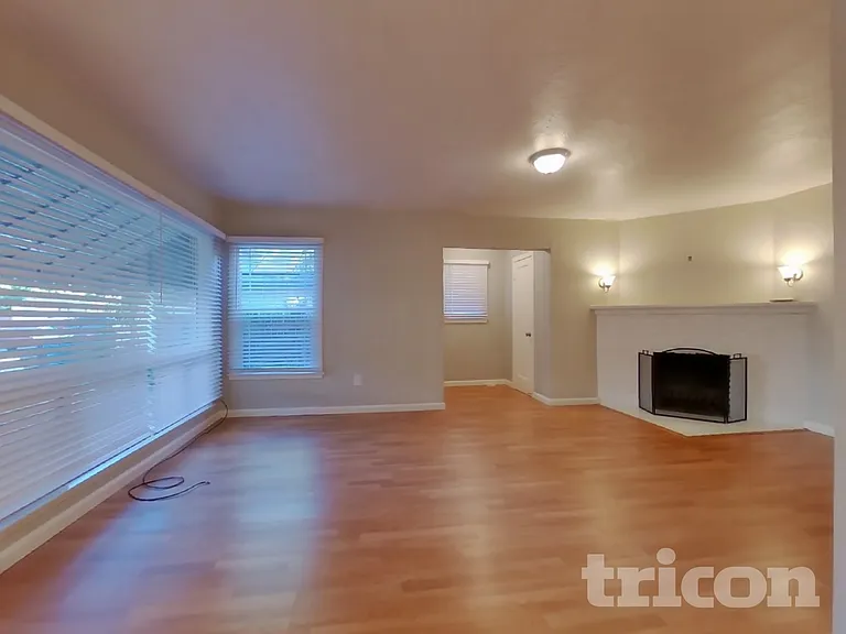 463 Park Ave — Photo 3