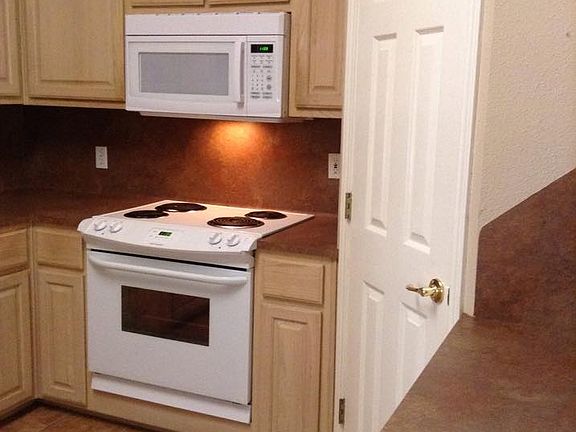 5th image of 1031 Forest Oak Dr