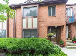 3907 Golf View Dr, Newark, DE 19702