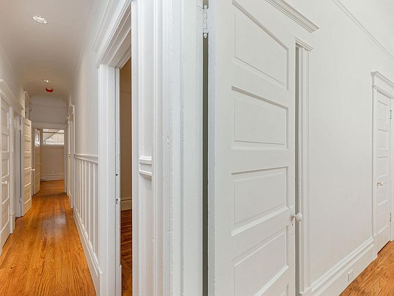 5th image of 29 Jasper Pl Unit 29