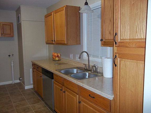 4th image of 1106 Apache Dr