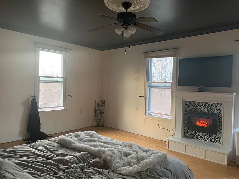 88 Pawling Ave — Photo 15