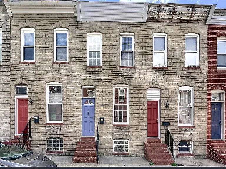104 N Rose St — Photo 1