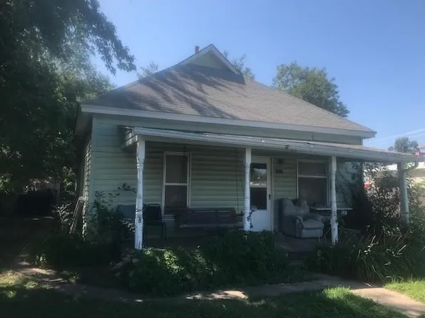 319 N Merchant St, Belle Plaine, KS 67013