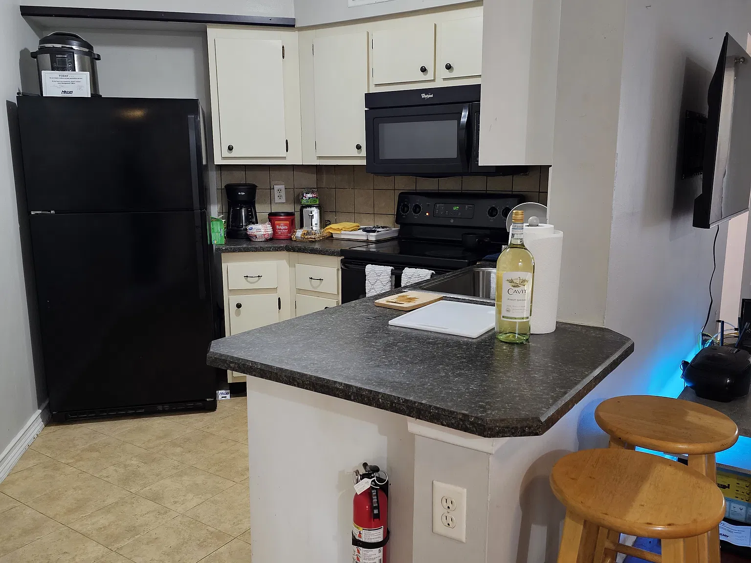 3828 Southpointe Dr — Photo 2