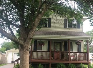 2310 E 40th Ct, Des Moines, IA 50317