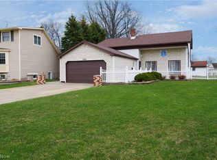 36360 Sunset Dr, Eastlake, OH 44095