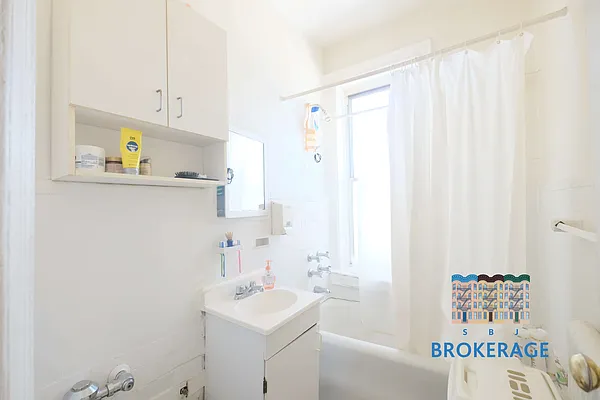 Rented by SBJ Brokerage, LLC | media 4