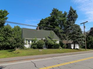 206 Village St, China, ME 04358