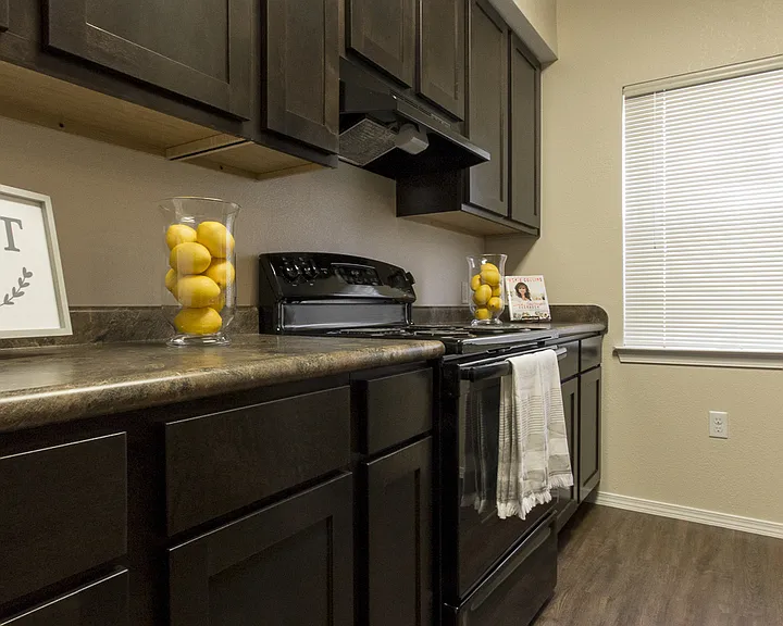500 S Yarbrough Dr — Photo 13