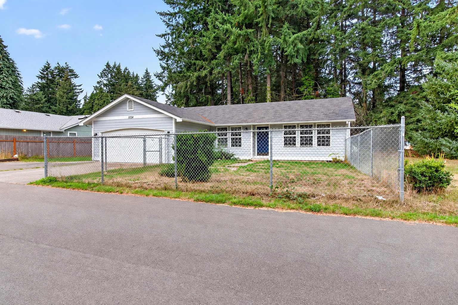 5724 7th Ave SE — Photo 1