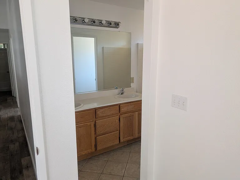 3067 Carey Ln — Photo 3
