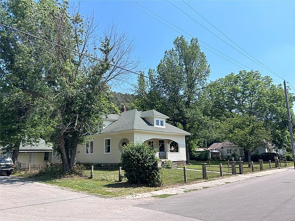 3rd image of 601 Frisco St
