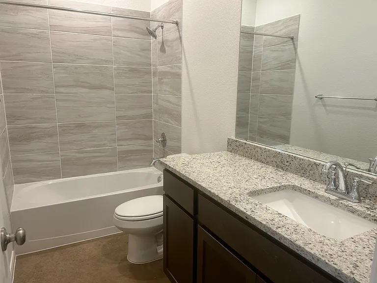 2918 Quail Ridge Ln #B — Photo 11