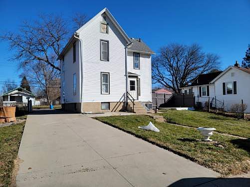 2nd image of 1022 Furman St