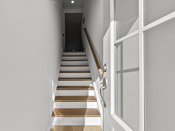 3rd image of 2017 Callaway Cir