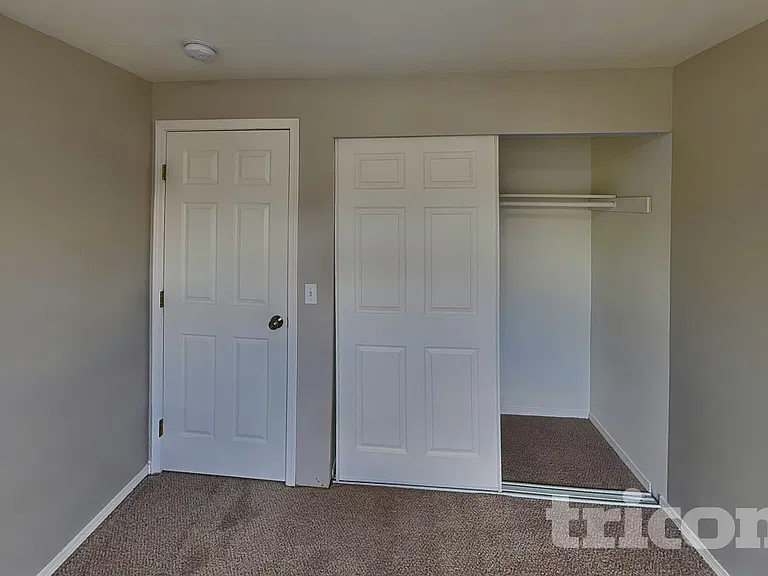 1105 Village Pkwy E — Photo 12