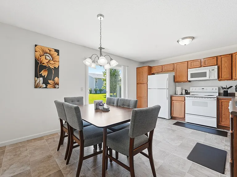 7430 Haida Way — Photo 3