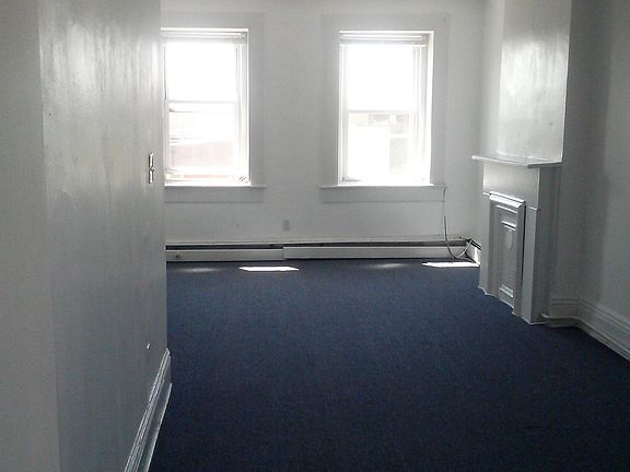 Living room unfurnished