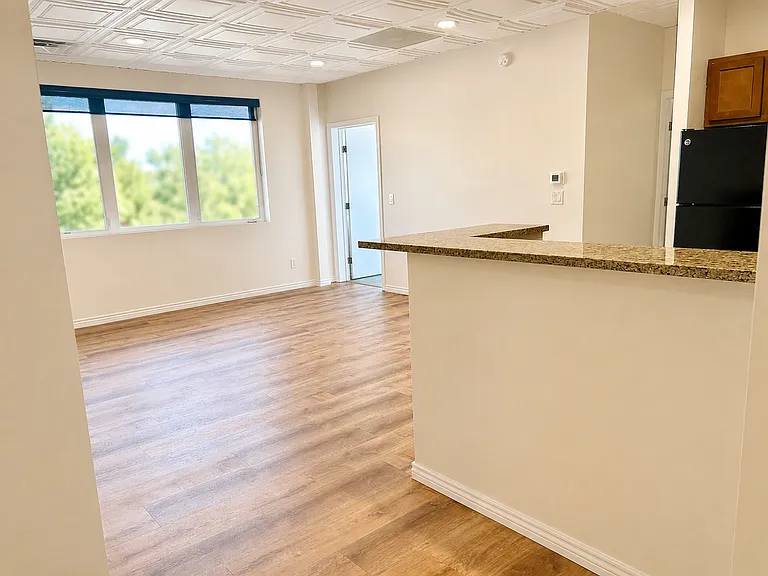 500 Red Table Apartments — Photo 36