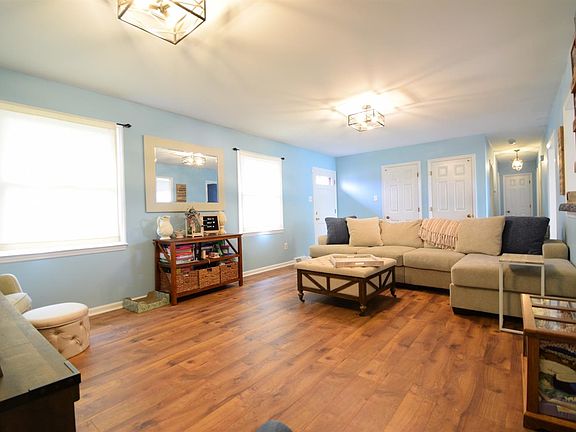 5th image of 709 Zorn Ct